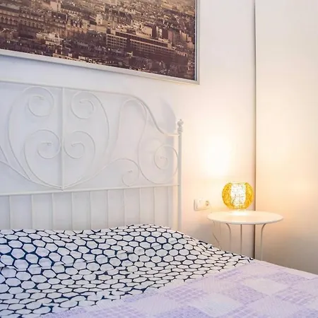 Apartment Eixample - Pova *